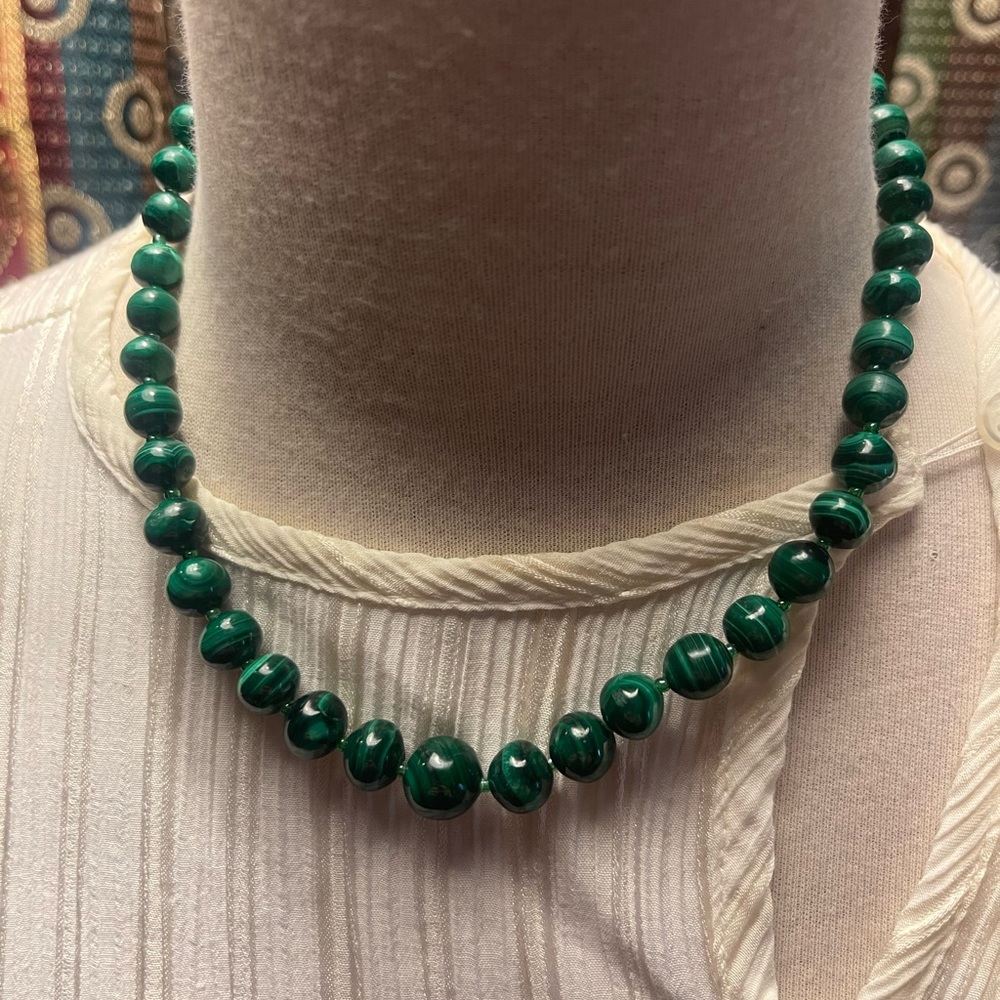 Vintage jade choker necklace.